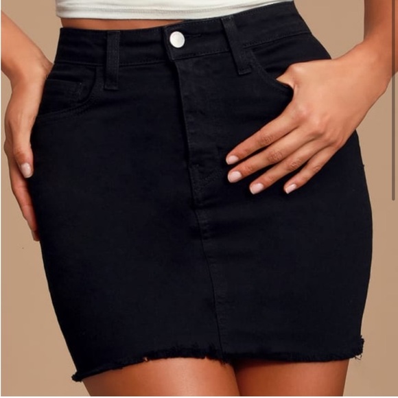 Lulu’s O2 black denim skirt - Picture 4 of 8
